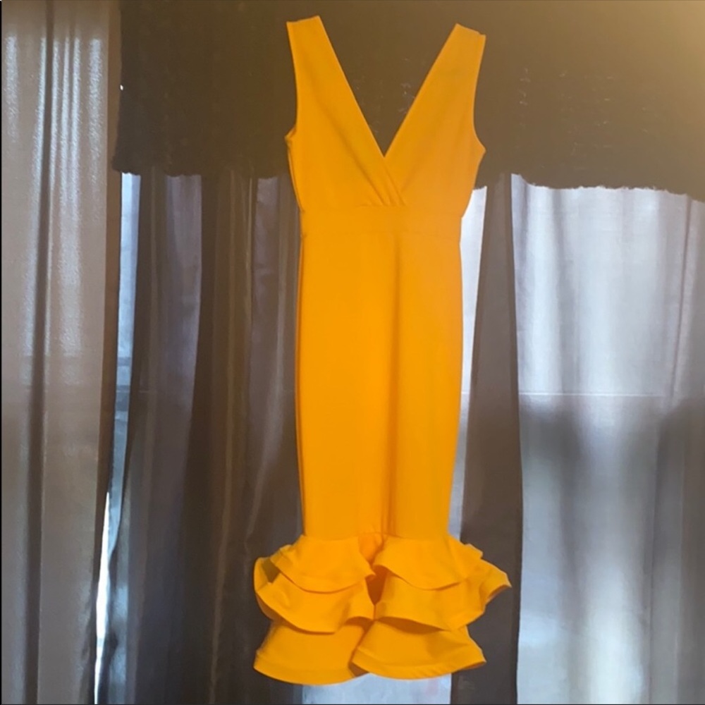 Dates with babe ruffle dress